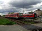 Der 628 649 am 01.05.2008 bei der Einfahrt in Mhldorf im Hintergrund ist der Speisewagen der Sdostbayernbahn zusehen.     