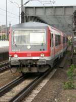 VT 628 602 fhrt aus Richtung Mannheim in den Bahnhof Ludwigshafen Mitte ein.