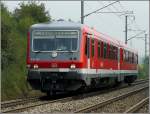 Der Triebzug 628 490 durchfhrt am 10.08.09 die Ortschaft Hagelsdorf auf seiner Reise von Trier nach Luxemburg.