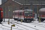 Auch ein Triebwagen hat mal Durst: 628/928-597 steht am 29.12.2010 in Bremen an der Zapfsule.