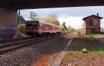 Kapellen/Erft der 628 497 verlässt am Sonntagmittag den 22.4.2012 Bahnhof in Richtung Neuss Hbf.