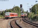 928 402 ist am 24.7.12 als RB von Nrnberg nach Amberg gekommen, setzt im stlichen Weichenbereich um und trifft dabei auf 610 003 als RE der Gegenrichtung.