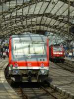 628 500 und 146 029 stehen hier am 22.008.2013 im Klner Hbf.
628 500 fhrt als RB38 nach Dsseldorf Hbf, 146 029 fhrt mit Dostos als RE1 nach Aachen Hbf.