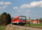 628 627 mit S-Bahn, A-Linie (29329) bei Erdweg (02.04.2014)