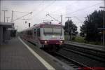 Im Sommer 2002 fhrt ein Triebwagen der BR 628 der EVB in Hamburg-Neugraben aus Bremerhaven ein. Wenig spter verlsst er Neugraben wieder nach Bremerhaven Hbf.