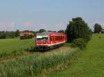 Der 628 626 als RB nach Waging am See am 12.06.2015 unterwegs bei Unteraschau.