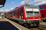  628 573 wartet auf Gäste im Bahnhof Nonnenhorn.