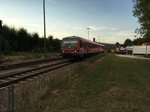 628 544 als Rb 22384 nach Ehingen (Donau)  kurz nach dem Bahnhof Allmendingen.