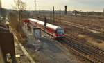 Von der Brücke am Wedauer Bahnhof aus habe ich den Entenfänger RB37 alias 628/928 670 
auf seiner Fahrt nach Duisburg Hbf am Samstag den 28.1.2017 verewigt. 