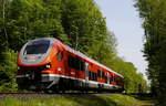 633 004 auf der Dreieichbahn Dieburg - Frankfurt bei Dreieich-Sprendlingen. Am 24.4., als die Aufnahme entstand, war nur ein Umlauf mit PESA-Link besetzt. Die übrigen Züge fuhren mit 642 und 646.