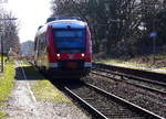 Im Gegenlicht fährt 640 008 DB  fährt als  RB43  von Dortmund-Hbf nach Dorsten und fährt in Gladbeck-Zweckel  ein.
Aufgenommen vom Bahnsteig 1 in Gladbeck-Zweckel.
Bei Sonnenschein am Kalten Mittag vom 13.2.2018.