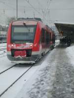 Hier steht ein 640er mit winterlich verzierter Front am 18.12. im Bahnhof Siegen.