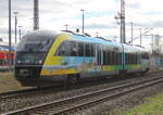 Der im Mecklenburg-Vorpommern Design gestaltete 642 541 als RB 11 von Tessin nach Rostock Hbf bei der Einfahrt im Rostocker Hbf.17.03.2024