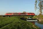 642 209 passiert bei Hausen am 19.04.2011 das Mindelstauwehr.