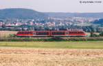 Acht Jahre nach Bild 569662 fotografierte Jrg Schfer 642 614 vor der Kulisse von Neusitz. (Blick nach Osten am 13.9.02)