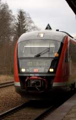 TW 642 661 unterwegs nach Liberec(CSR).Ob seine Höchstgeschwindigkeit nur 50 km/H betragen darf ?Wie man auf Grund des Dachschildes vermuten könnte.28.12.2013   11:50 Uhr.