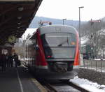 642 228/728 ist aus Chemnitz im Zielbahnhof Cranzahl angekommen.