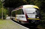 642 328 der Städtebahn Sachsen auf dem Weg von Altenberg nach Heidenau beim kurzen Zwischenstopp in Weesenstein am 12.9.19. Sie fahren also wieder, aber vermutlich nur noch für kurze Zeit. DB Regio oder Trilex - wer sonst käme wohl noch in Frage?