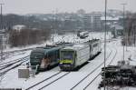 Am 13.02.2011 stehen auf den durch die VBG angemieteten Gleisen 23 + 24 in Hof Hbf VT06, VT650.704 (agilis, angemietet durch VBG) und VT13.