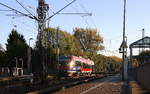 Die Euregiobahn (RB20) kommt aus Düren nach Herzogenrath,Alsdorf und kommt aus Richtung Aachen-West,Laurensberg,Richterich und hält in Kohlscheid und fährt in Richtung Herzogenrath. 
Aufgenommen von Bahnsteig 2 in Kohlscheid.
In der Abendsonne am Abend vom 14.10.2017.