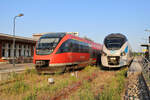 DB 643 003 hat soeben den Bahnhof Wissembourg erreicht und wird in Kürze als RB53 zurück nach Neustadt an der Weinstraße fahren. Daneben steht SNCF 84801, welcher als Regionalzug nach Straßbourg fahren wird. (05.06.2023)