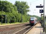 Ein Nachschuss von Zwei Euregiobahn (RB20) aus Herzogenrath-Düren aus Richtung Herzogenrath und hilt in Kohlscheid und fährt in Richtung Richterich,Laurensberg,Aachen-West.
Bei Sommerwetter am Nachmittag vom 8.6.2014.