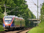 Zwei Euregiobahn (RB20) aus Eschweiler-Sankt-Jöris nach Düren-Stolberg-Altstadt und kommen die Kohlscheider-Rampe hoch aus Richtung Herzogenrath und halten in Kohlscheid und fahren in