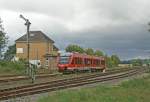 Ein LINT passiert am 29.08.2008 auf seiner Fahrt nach Kiel Hbf den Bahnhof von Neuwittenbek.