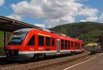 648 701 / 201 ein LINT 41 der DreiLänderBahn als RB 95 (Dillenburg - Siegen - Betzdorf - Au/Sieg), fährt am 22.07.2012 vom Bahnhof Betzdorf (Sieg) weiter in Richtung Au.