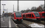 DB Regio 648264 wartet am 29.1.2017 neben dem 648274 um 10.27 Uhr im Bahnhof Kreiensen auf die Abfahrt nach Bad Harzburg.