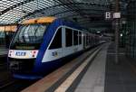Ein Doppelpack LINT 41 (hinten 648 285-4 und 785-3, vorn 648 283-9 und 783-8) als HEX 81001 durchfhrt kurz vor 21 Uhr den Berliner Hauptbahnhof nach Berlin Ostbahnhof. am 06.07.2012.