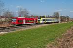 650 106 als RB 22607 auf der Fahrt von Biberach (Riß) nach Sigmaringen begegnet 612 525, der von Aulendorf kommend als RB 22698 nach Ulm fährt. In der Nähe von Bad Schussenried wurde am 19.03.2020 auf den Auslöser gedrückt.