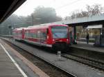 DB - Triebwagen Bpd 95 80 0650 201-6 mit BPd 95 80 0650 325-3 im Bahnhof von Radolfzell am 22.10.2013