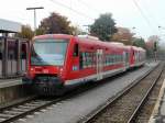 DB - Triebwagen  BPd 95 80 0650 325-3 und Bpd 95 80 0650 201-6 im Bahnhof von Radolfzell am 22.10.2013