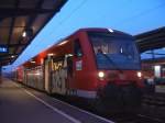 VT 650 100-1 mit  schner  (und zudem kostenloser Zusatz-)Bemalung am 21.02.07 im Bahnhof Aalen.