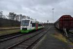 Als RB nach Meinigen kommt der VT 005/ 650 435-3 in Bad Neustadt an der Saale eingefahren, sobald der Gegenzug nach Schweinfurt Hbf angekommen ist, kann er seine Fahrt fortsetzen.