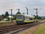 Der VT 650 719 als Ag nach Bad Rodach  am 25.06.2011 bei der Ausfahrt aus Pressath. 