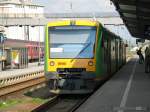 RB von Plattling Hbf nach Bayrisch Eisenstein aufgenommen am 2.5.2006 bei herlichem Sonnenschein auf Gleis 5 des Plattlinger Hauptbahnhofs.