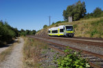 Tolles Sommerwetter herrschte am 31.08.2016. Wir waren in Oberkotzau in der Nähe des ehemaligen Rbf. Oberkotzau unterwegs. Agilis 650.712 hatte unseren Standort schon mal 15 Minuten früher passiert. Der Laufweg war Weidenberg-Bayreuth-Hof. Der Regioshuttle kommt nun aus Hof zurück, Ziel Bayreuth. In der Umgebung des Bahnhofs und des ehemaligen Rangierbahnhofs gibt es noch einige Splitterschutzbunker. Bahnstrecke Bamberg - Hof. 
