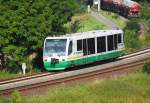 Der Vt 42 der Vogtlandbahn kreuzte den Fotografen bei der Ausfahrt aus Untersteinach.