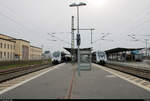 9442 116 (Bombardier Talent 2) von Abellio Rail Mitteldeutschland als RB 74619 (RB20) von Großkorbetha nach Halle(Saale)Hbf trifft auf 9442 104 als RE 74586 (RE18), retour fahrend, und eine BR