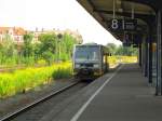 Burgenlandbahn 672 910 steht als RB 34720 nach Weienfels am 22.08.2013 abfahrbereit in Zeitz.  