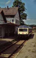 627 101-9 im Bahnhof Wolfegg (Strecke Aulendorf - Kilegg) im Juni 1999