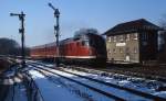 Im Februar 1985 fhrt eine 612/912-Garnitur im Bahnhof Bad Gandersheim ein