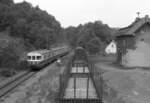Auch die Güterstrecke Meinerzhagen - Krummenerl wurde am 31.5.1986 im Rahmen der DGEG-Sonderfahrt befahren. Hier durchfährt 624 674 den ehemaligen Bahnhof Valbert.