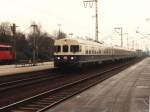 624 619-3 mit einem RegionalBahn Groningen-Leer auf Bahnhof Leer am 7-1-1994.