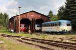 798 307-4 D_DRE, 998-01 D_DRE und 998 663-1 D_DRE sind am 22.09.17 in Schleiz bei der Wiesentatalbahn zu sehen.