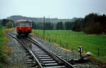 Stillgelegte Nebenbahnen in der Oberfalz: Im Juli 1985, als diese Aufnahme eines 798 bei Störnstein entstand, fand Personenverkehr auf der einst 50 km langen Strecke von Neustadt (Waldnaab) nach