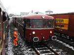 UERDINGER VT 98 BEIM TREFFEN MIT SONDERZUG EF-TREYSA IM BAHNHOF BINDWEIDE/WW  Schönes Zusammentreffen: Kurz vor Rückfahrt des Dampf-Sonderzuges der EF TREYSA  erschien als zweites