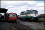 Besuch im Depot der EVB in Bremervörde am 24.3.2002: DE 300.01 neben EVB VT 168